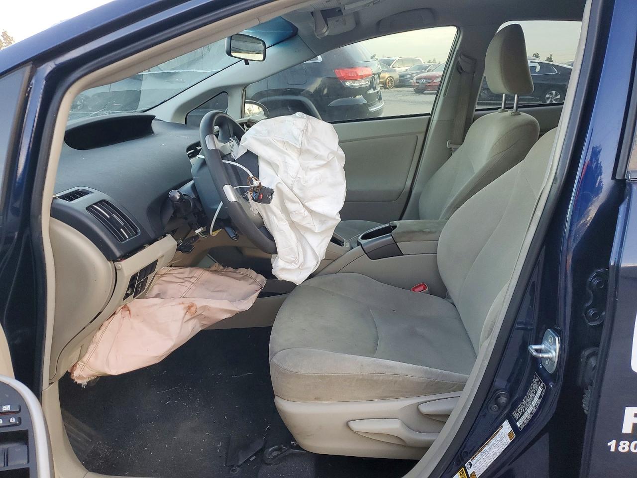2012 TOYOTA PRIUS photo 7