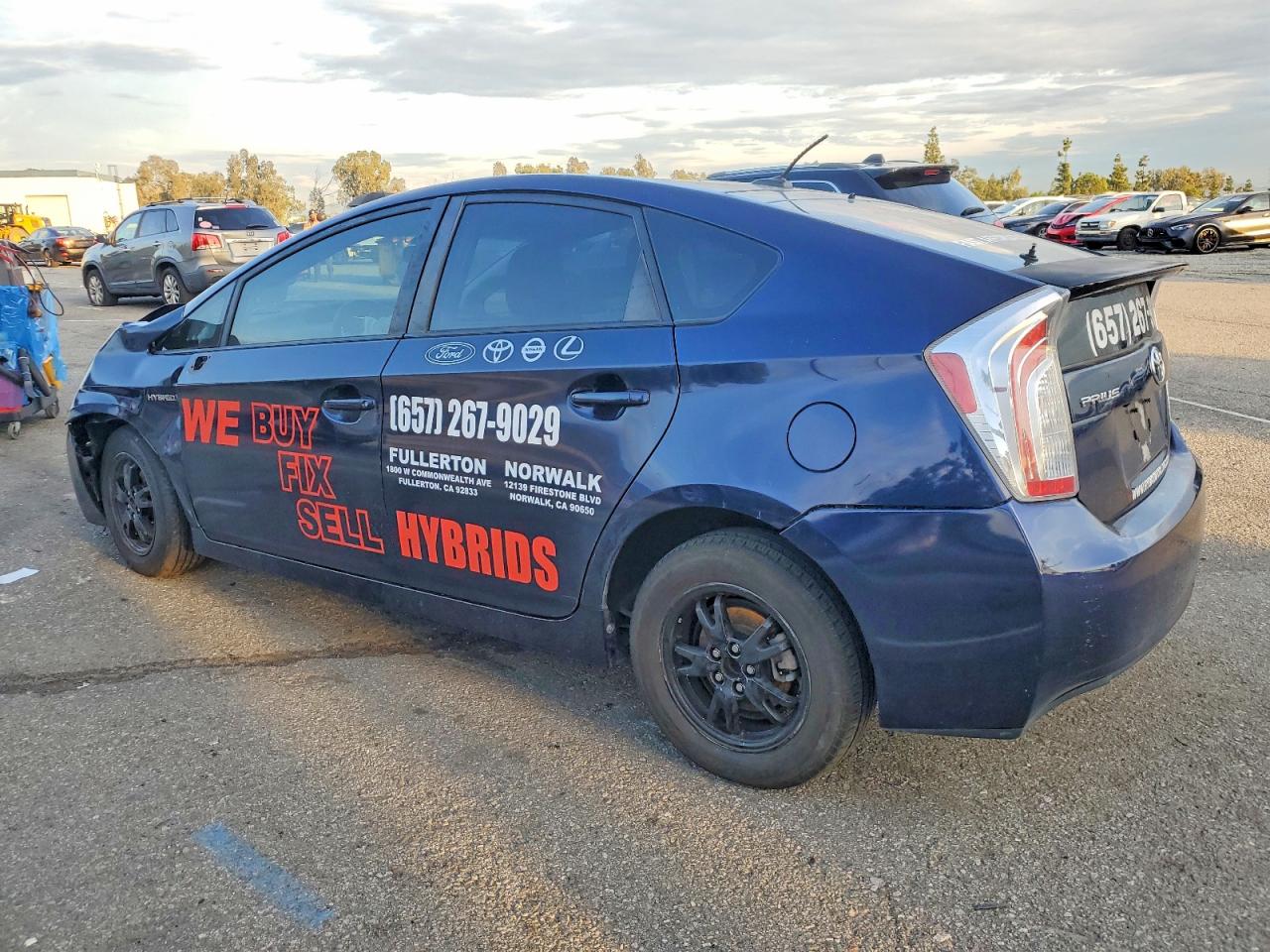 2012 TOYOTA PRIUS photo 2