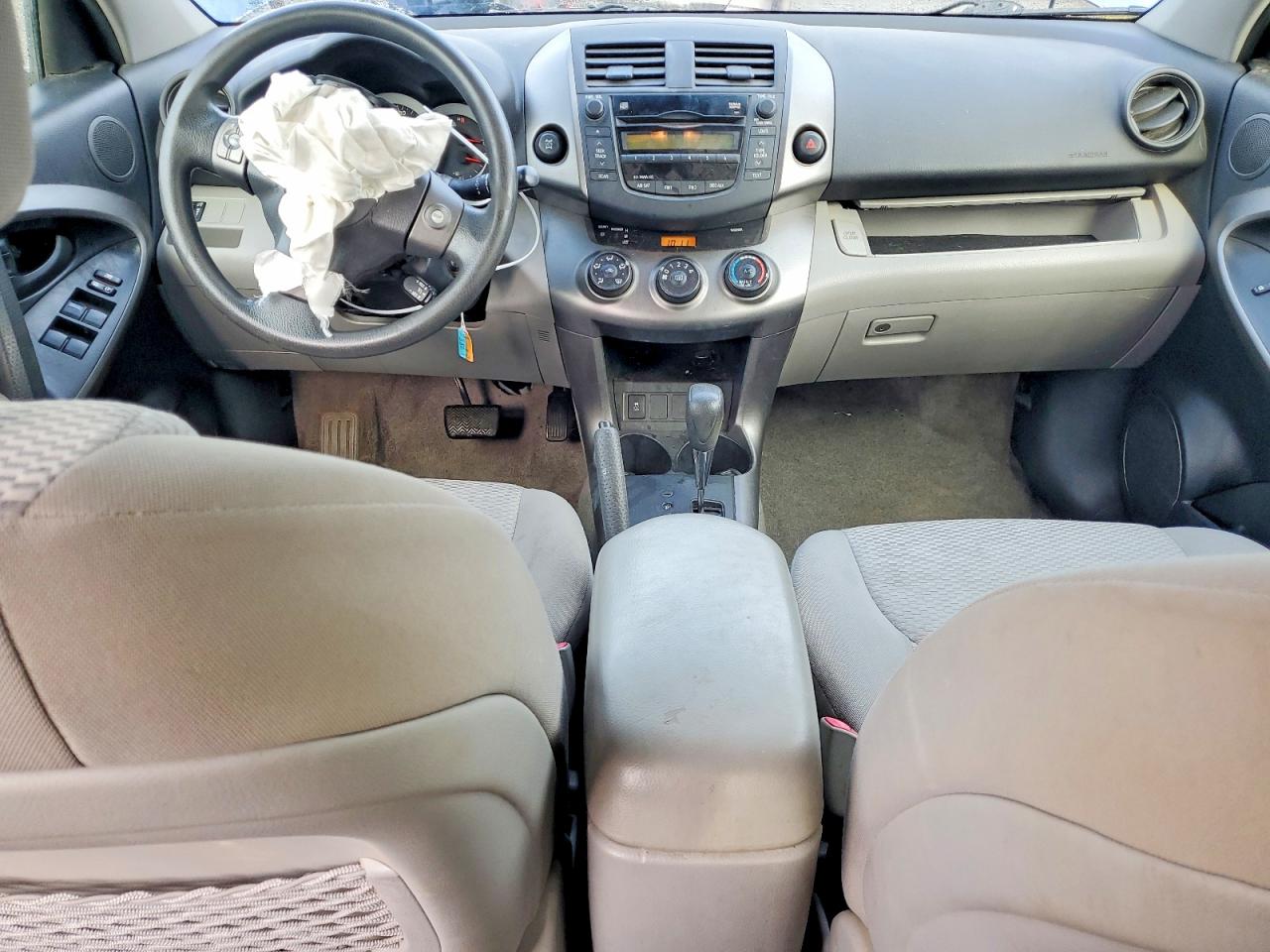 2011 TOYOTA RAV4 photo 8