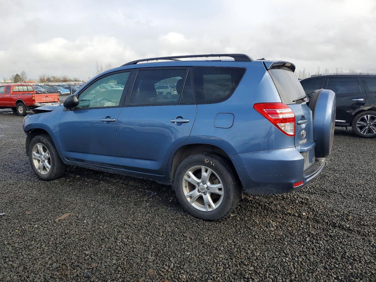2011 TOYOTA RAV4 photo 2