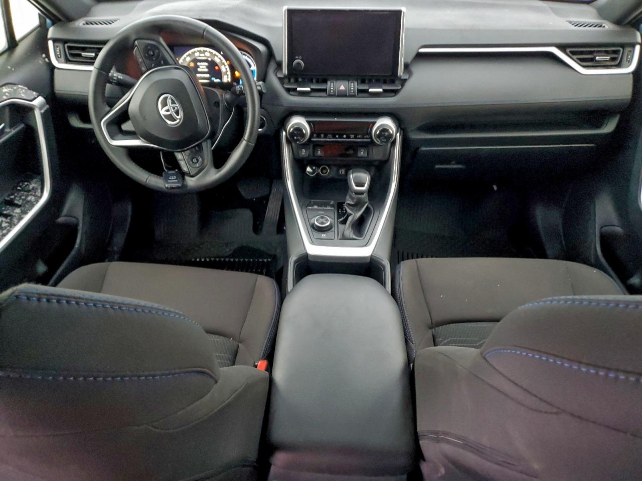 2024 TOYOTA RAV4 SE photo 8