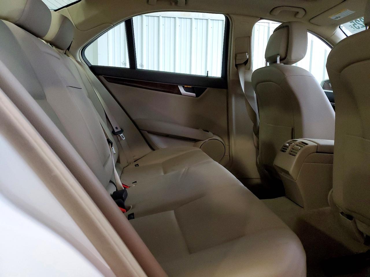 2013 MERCEDES-BENZ C 250 photo 10