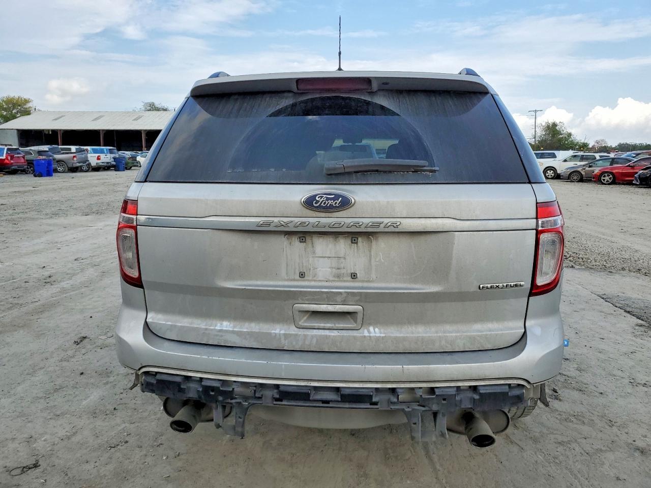 2015 FORD EXPLORER photo 6
