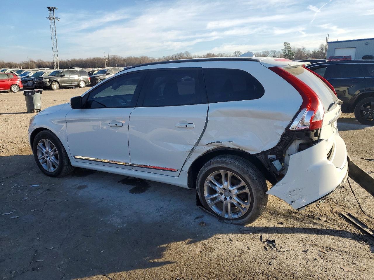 2016 VOLVO XC60 T5 photo 2