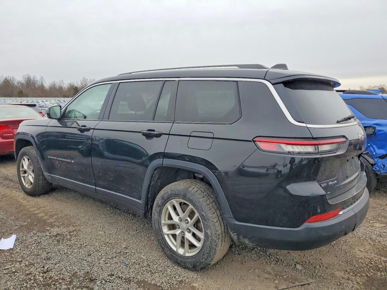 2022 JEEP GRAND CHEROKEE L LAREDO photo 2
