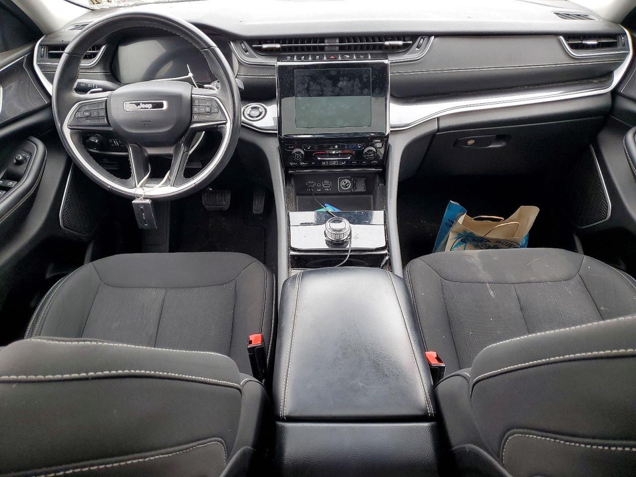 2022 JEEP GRAND CHEROKEE L LAREDO photo 8