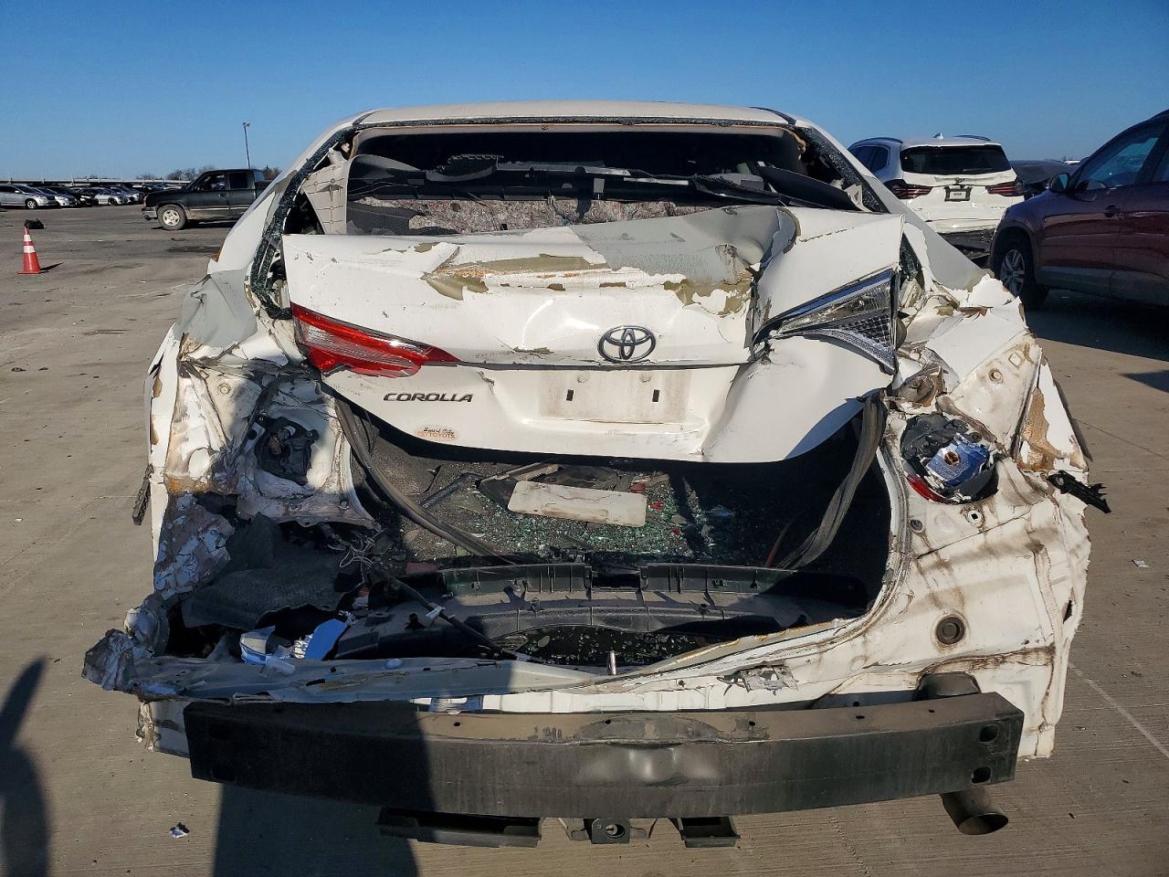 2016 TOYOTA COROLLA L photo 11