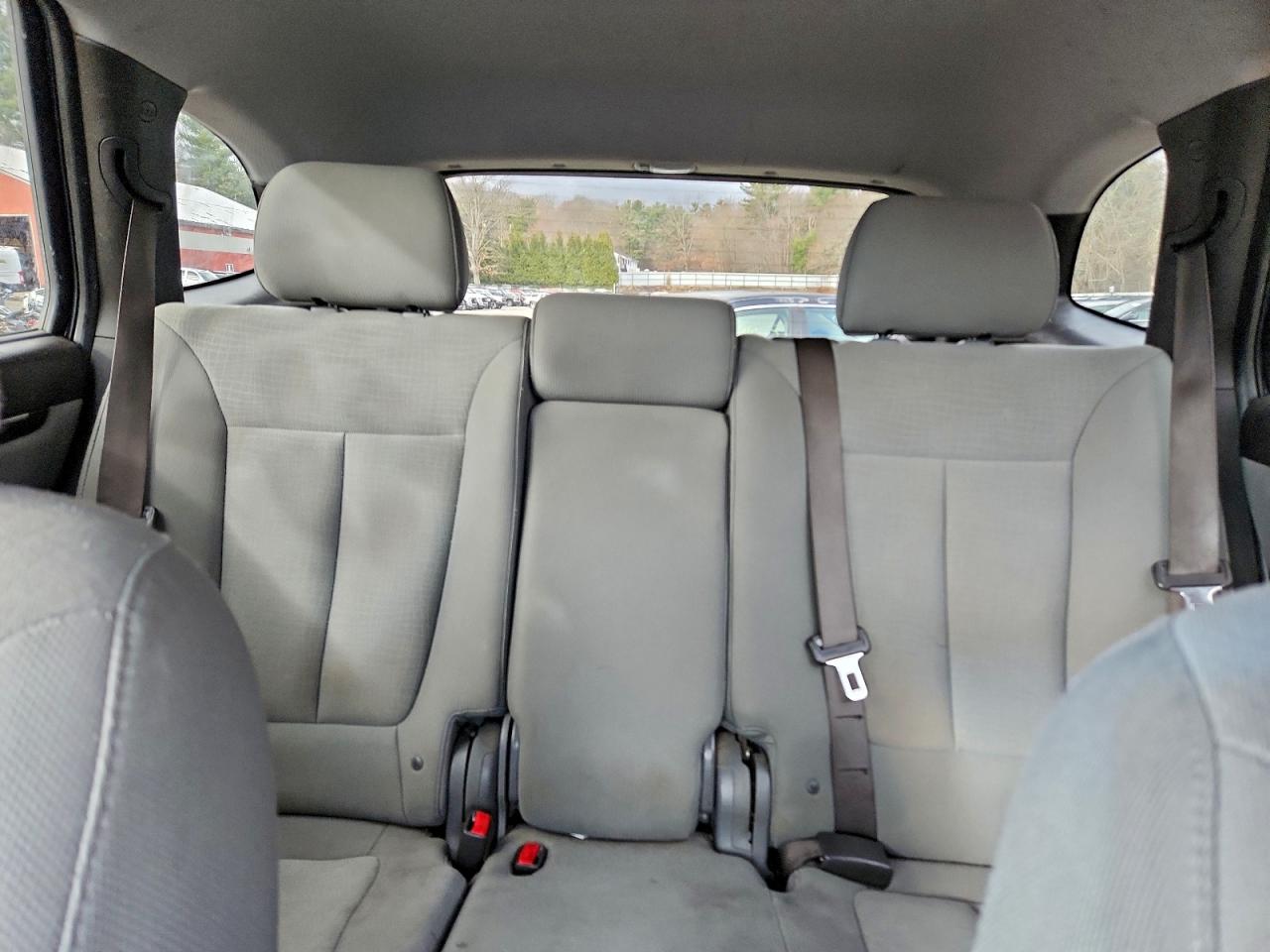 2011 HYUNDAI SANTA FE GLS photo 28