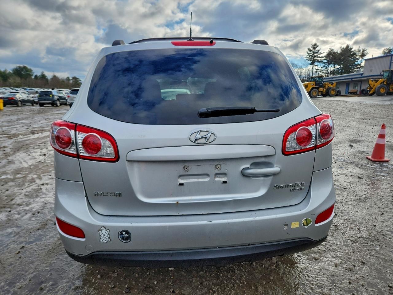 2011 HYUNDAI SANTA FE GLS photo 16