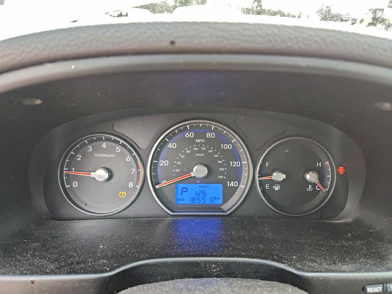 2011 HYUNDAI SANTA FE GLS photo 25