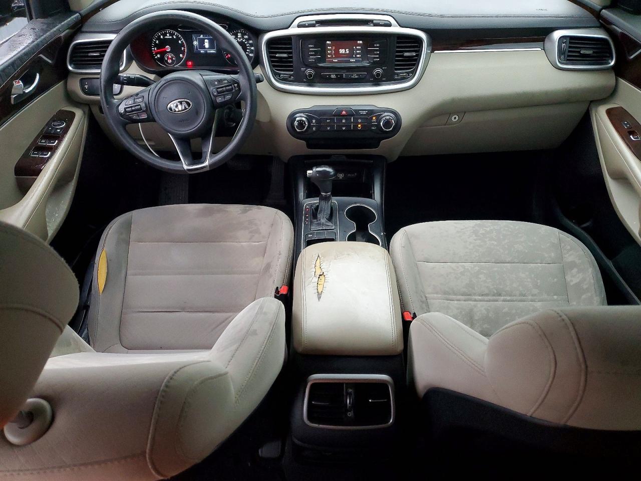 2017 KIA SORENTO LX photo 22