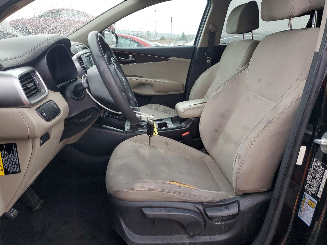 2017 KIA SORENTO LX photo 19