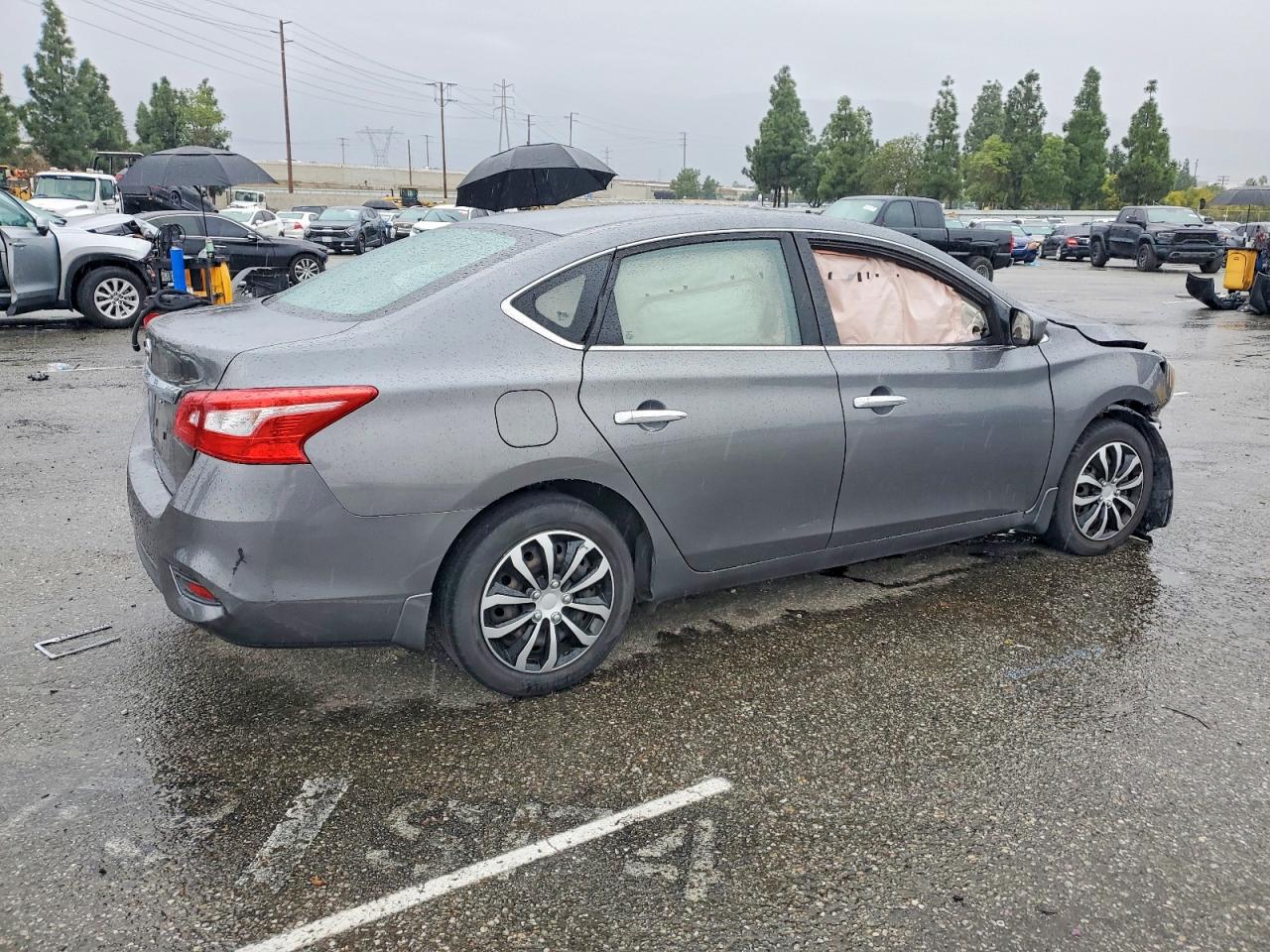 2019 NISSAN SENTRA S photo 5