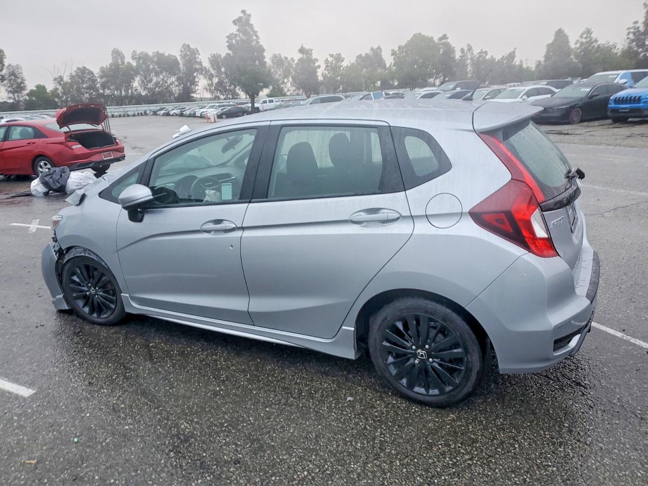 2018 HONDA FIT SPORT photo 2