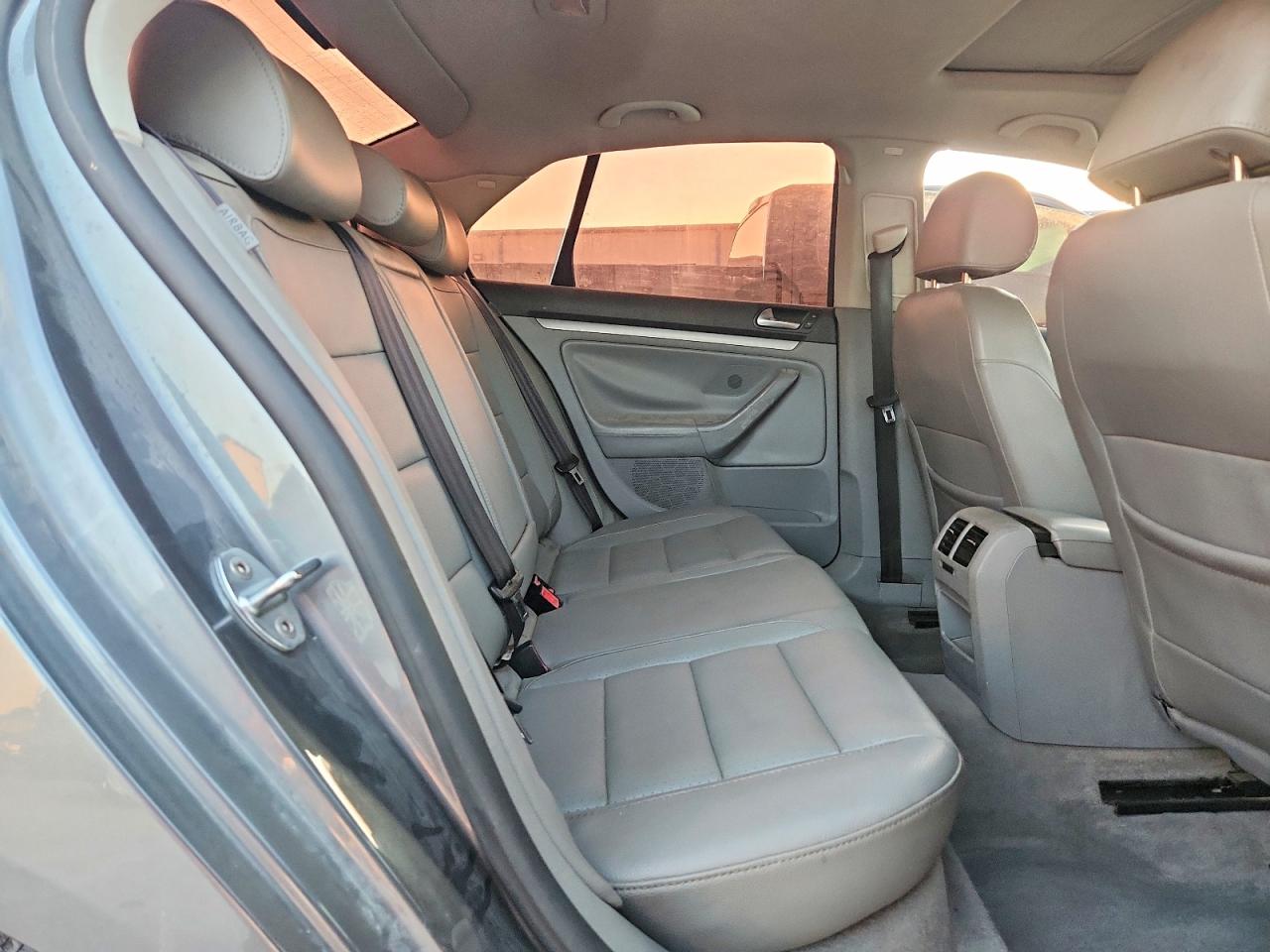 2006 VOLKSWAGEN JETTA TDI OPTION PACKAGE 1 photo 19