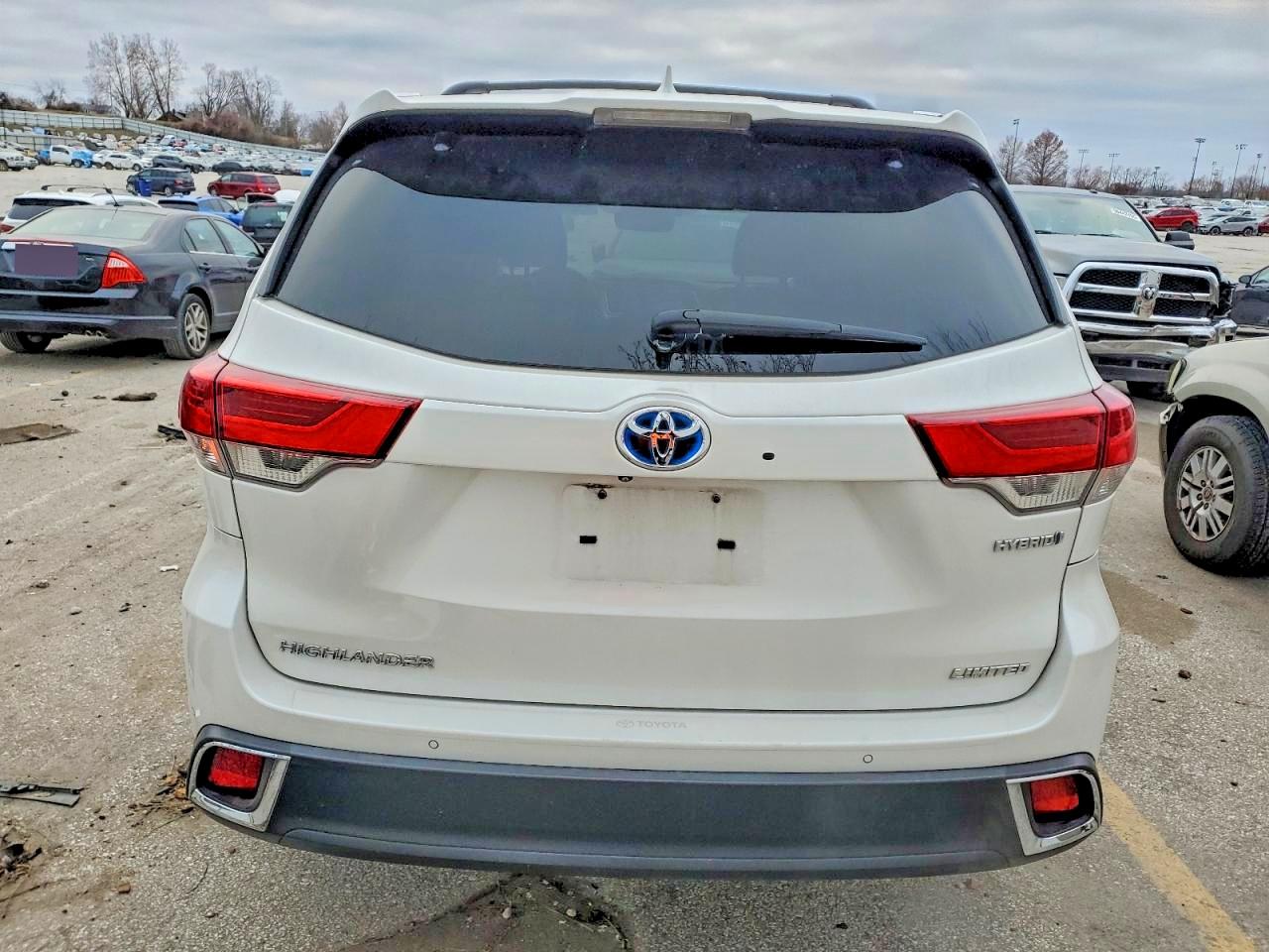 2018 TOYOTA HIGHLANDER HYBRID LIMITED photo 11
