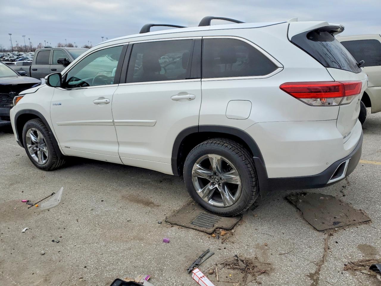 2018 TOYOTA HIGHLANDER HYBRID LIMITED photo 3
