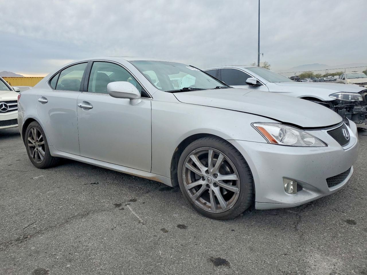 2007 LEXUS IS 250 photo 4