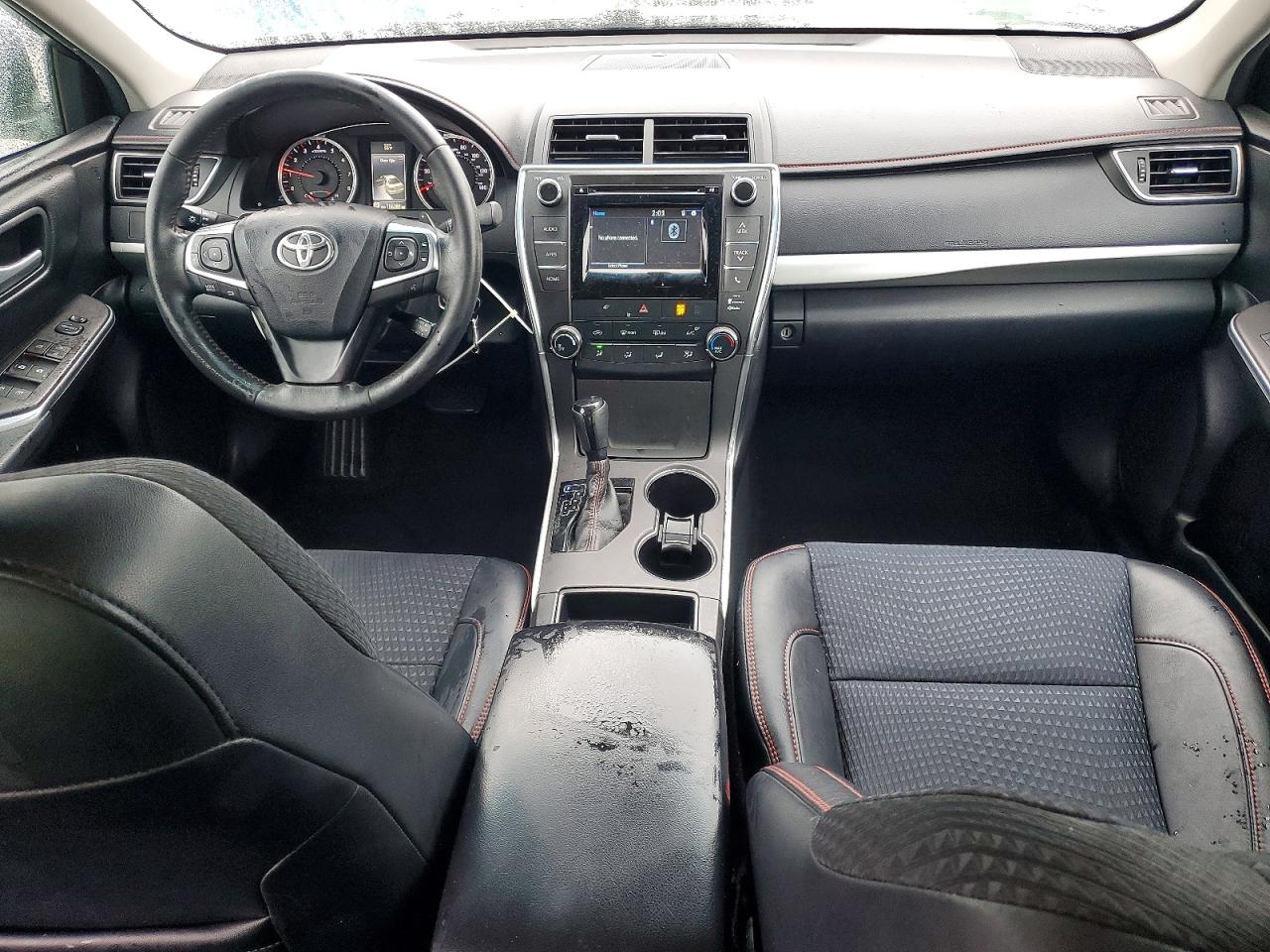 2015 TOYOTA CAMRY SE photo 8