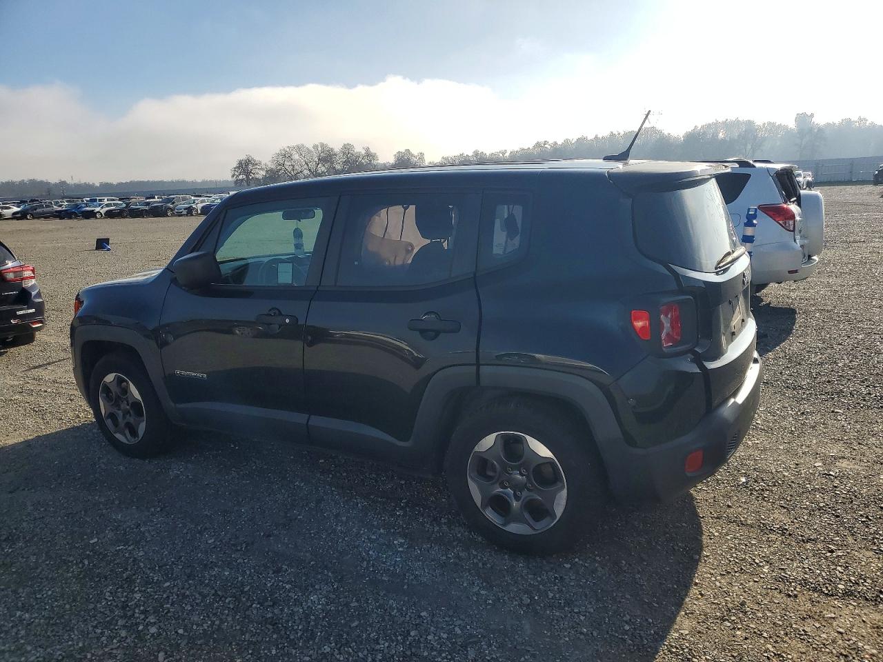 2015 JEEP RENEGADE SPORT photo 2