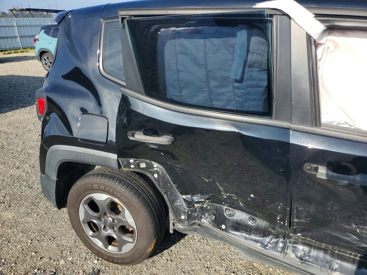 2015 JEEP RENEGADE SPORT photo 10