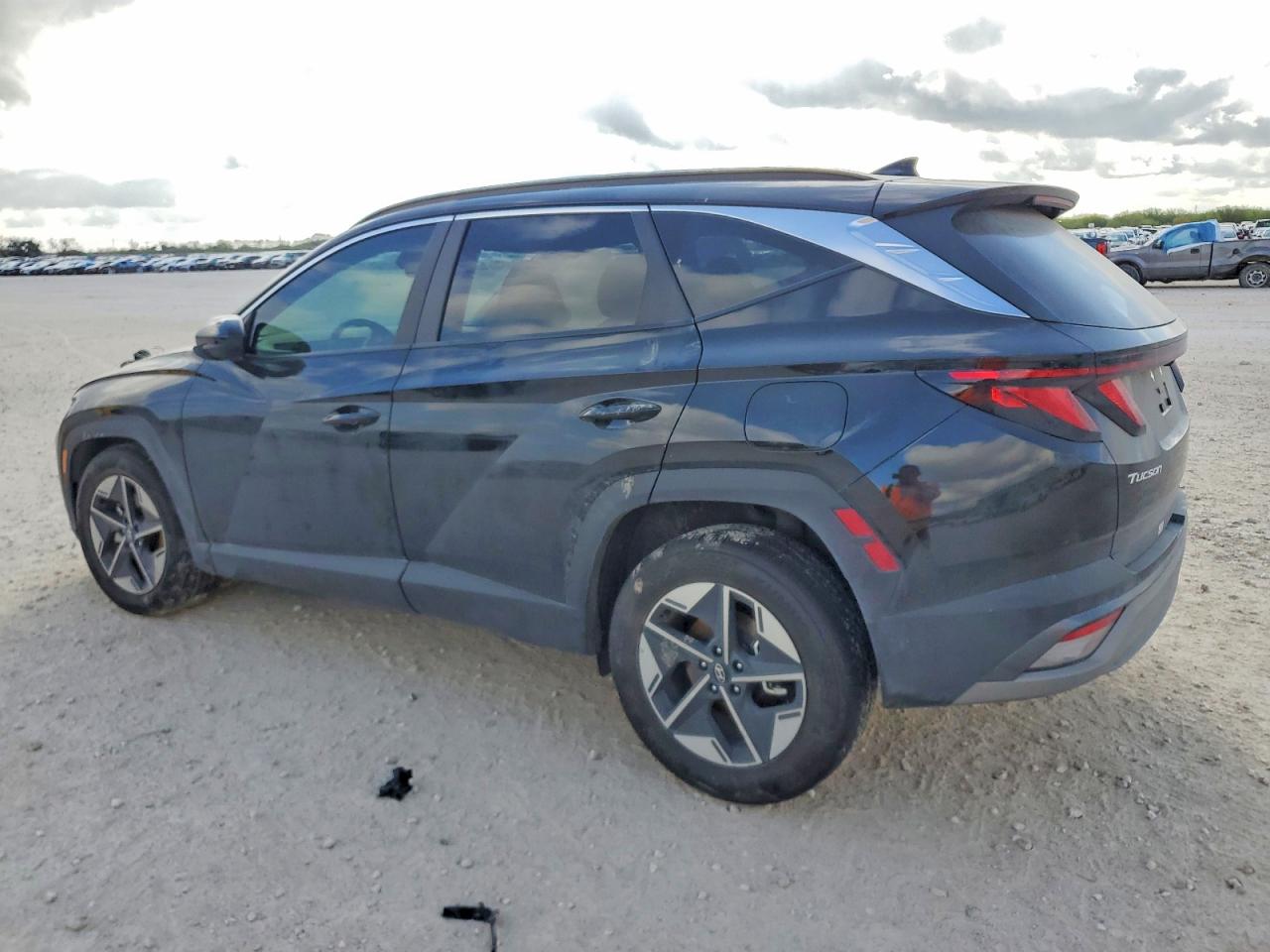 2025 HYUNDAI TUCSON SEL photo 2