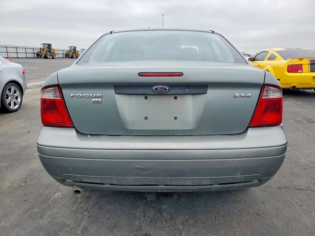 2006 FORD FOCUS ZX4 photo 6