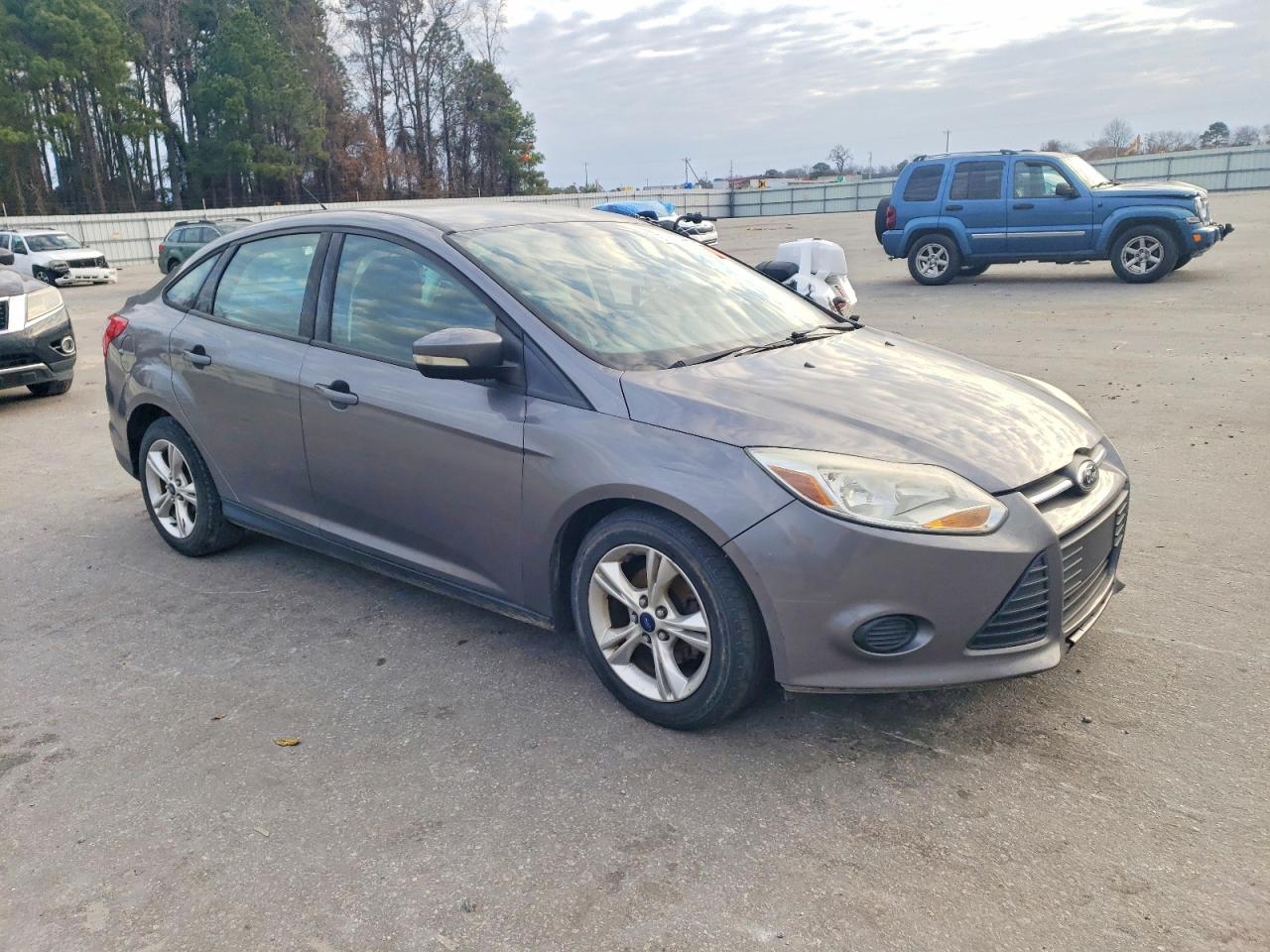 2014 FORD FOCUS SE photo 4
