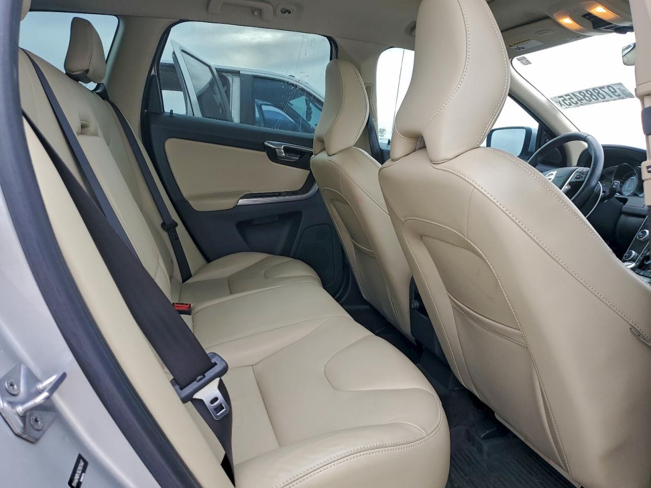 2016 VOLVO XC60 T5 PREMIER photo 11