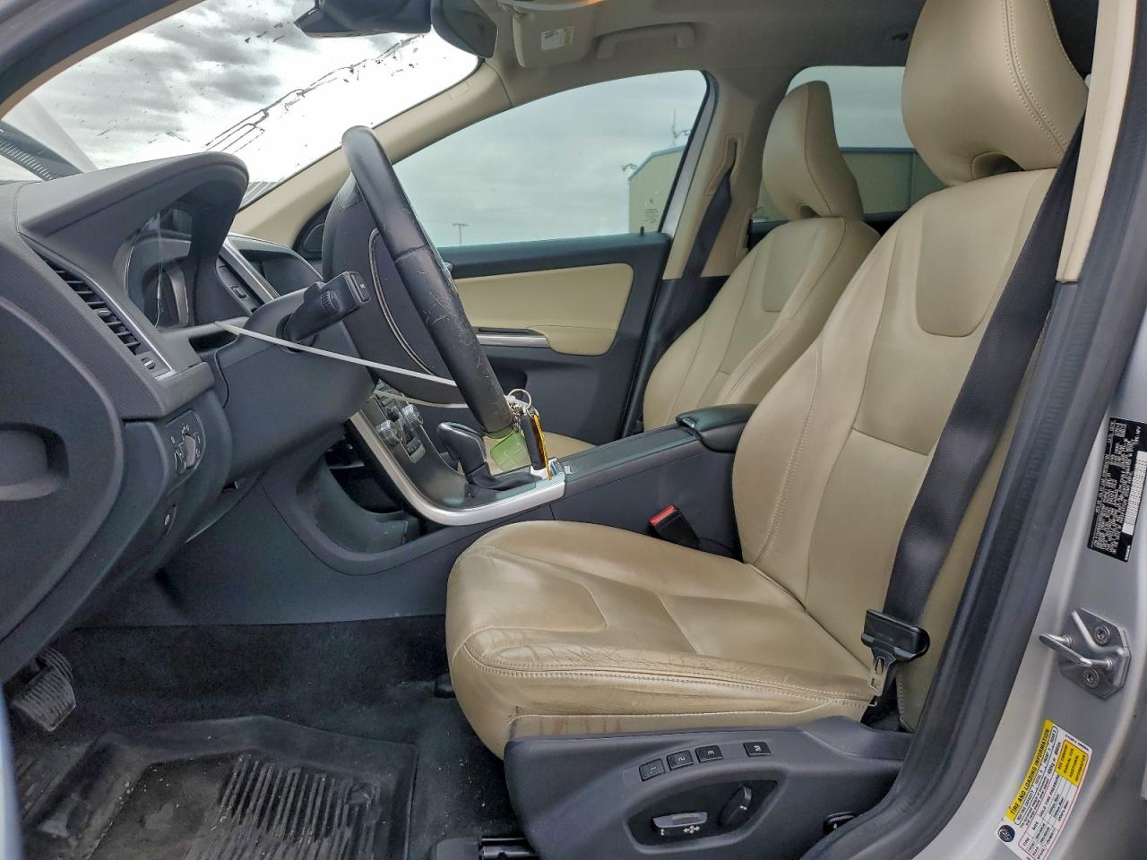 2016 VOLVO XC60 T5 PREMIER photo 7