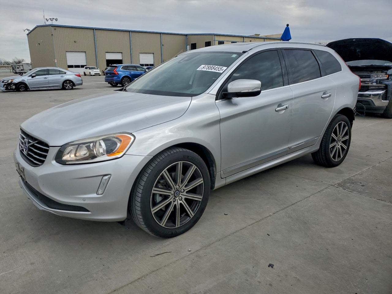 2016 VOLVO XC60