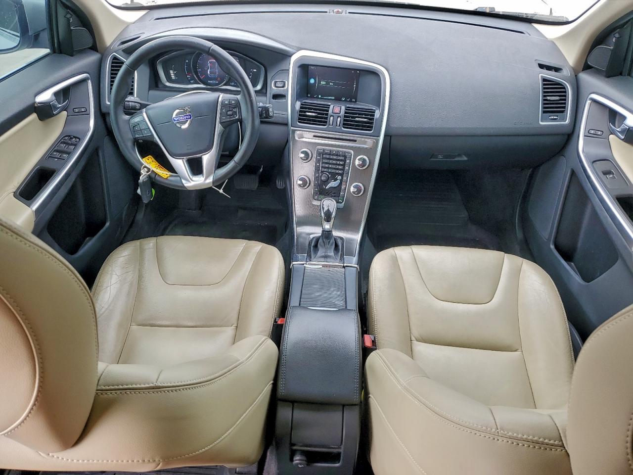 2016 VOLVO XC60 T5 PREMIER photo 8