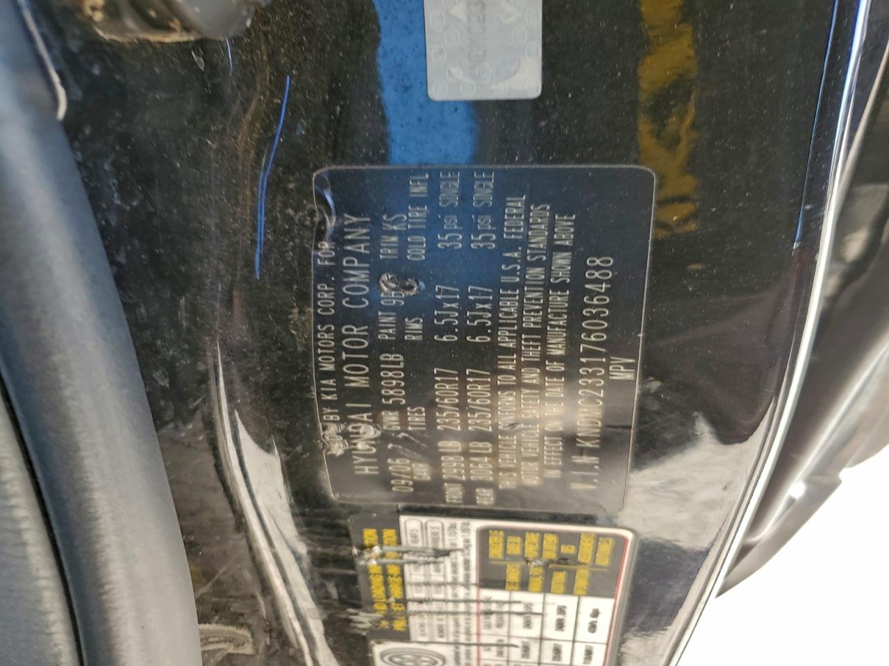 2007 HYUNDAI ENTOURAGE GLS photo 13