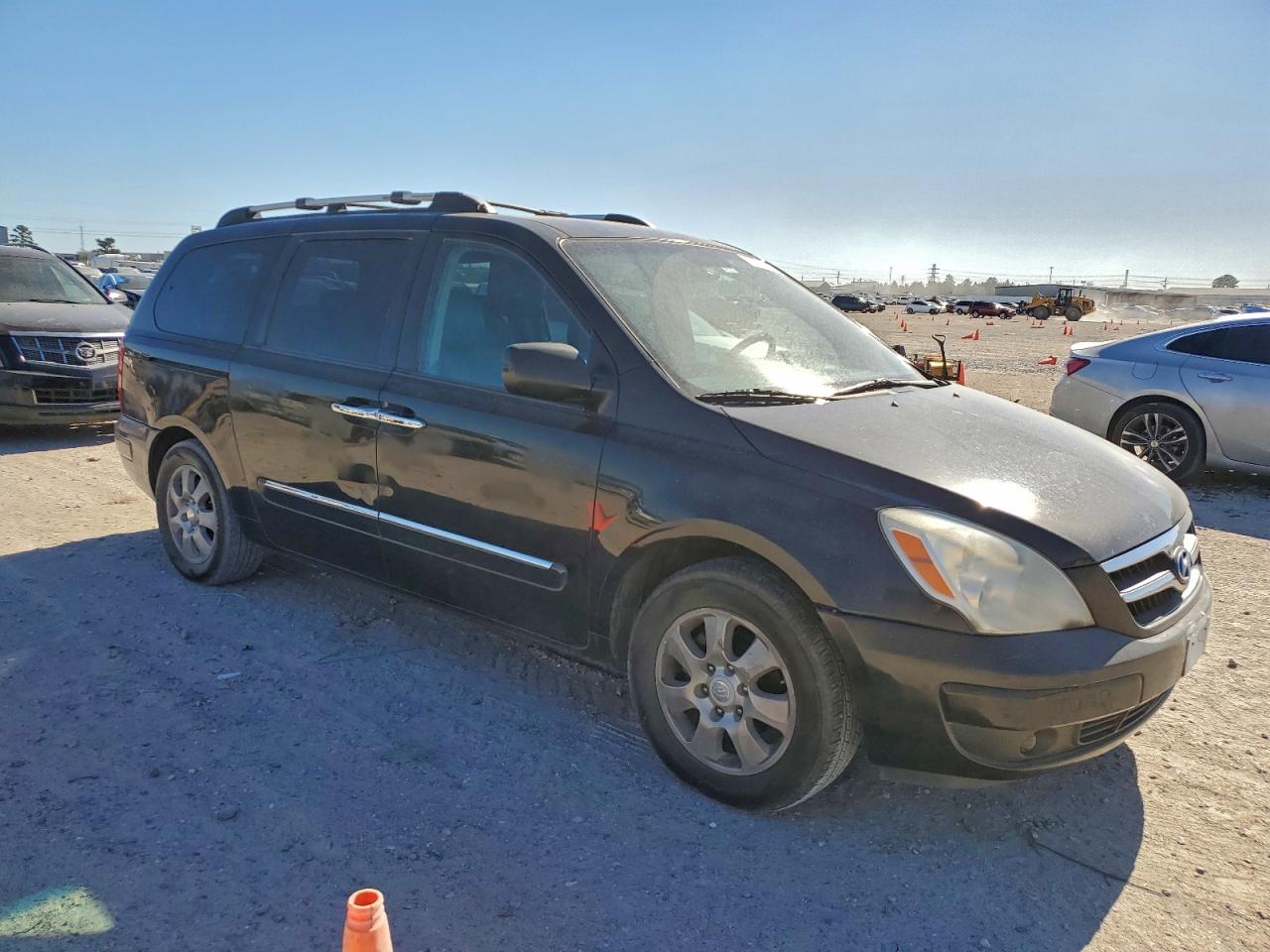 2007 HYUNDAI ENTOURAGE GLS photo 4