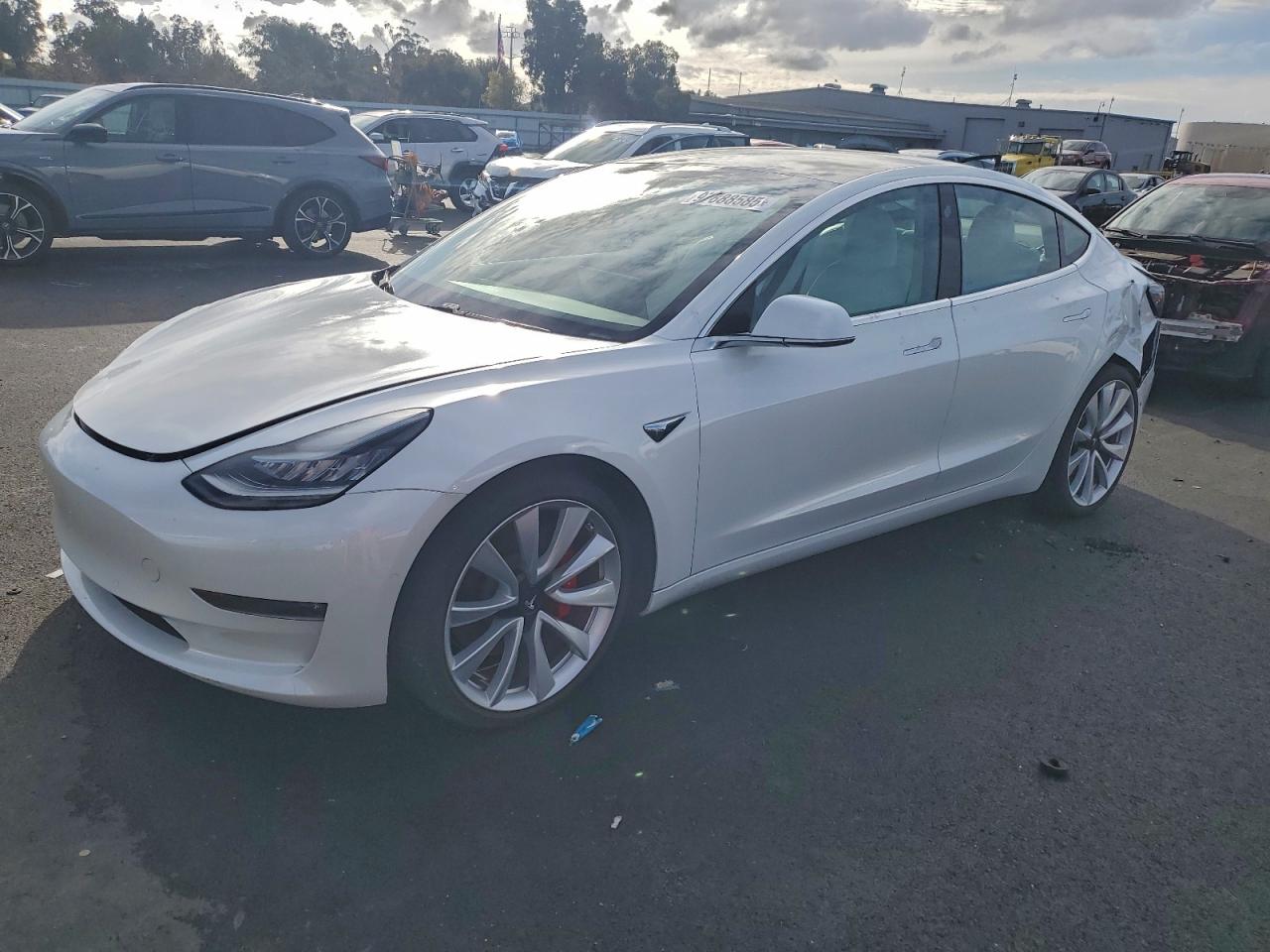 2018 TESLA MODEL 3