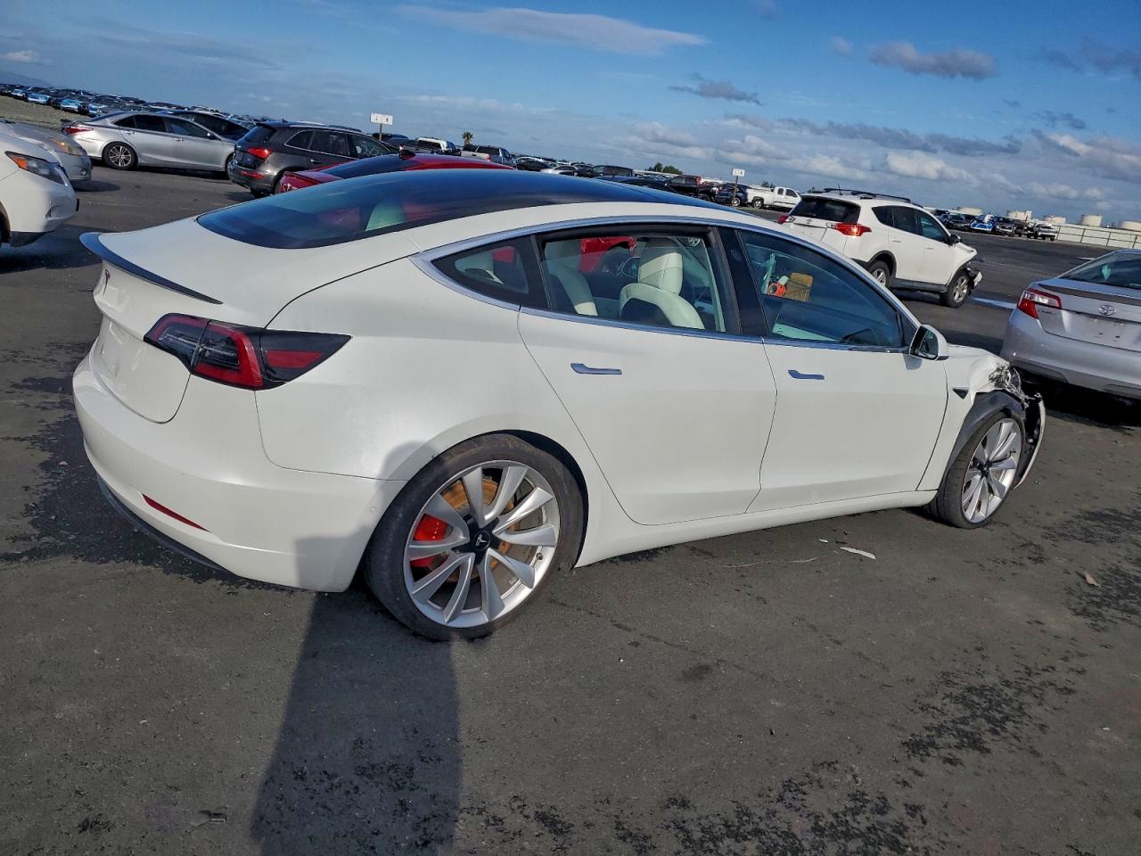 2018 TESLA MODEL 3 photo 3