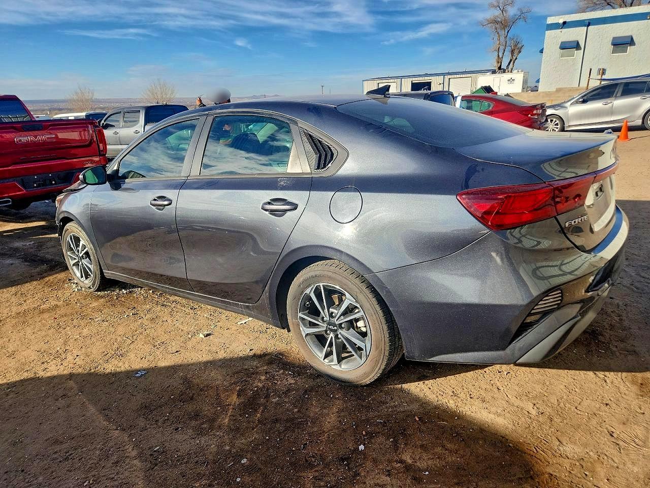 2023 KIA FORTE LX photo 2