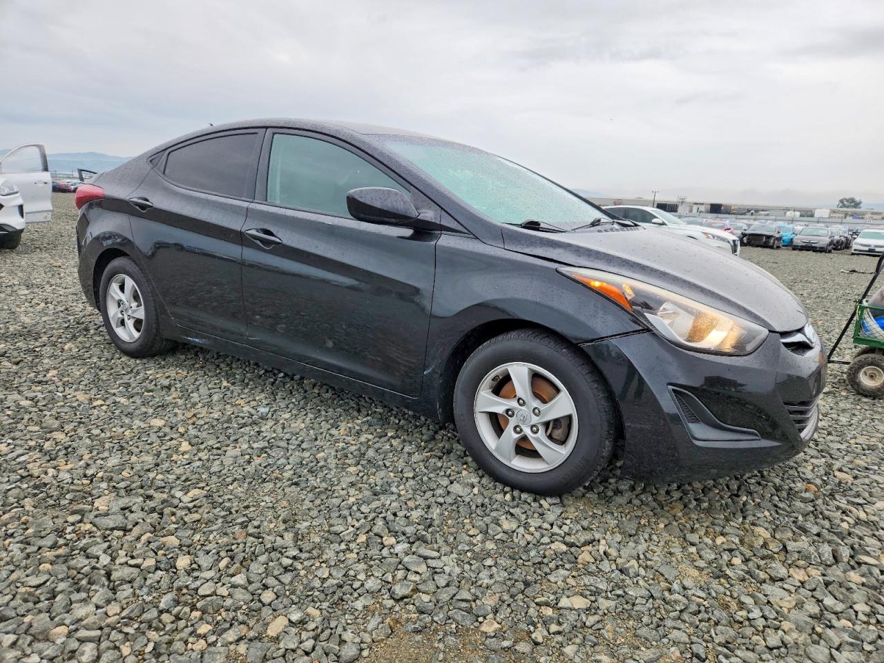 2015 HYUNDAI ELANTRA SE photo 4