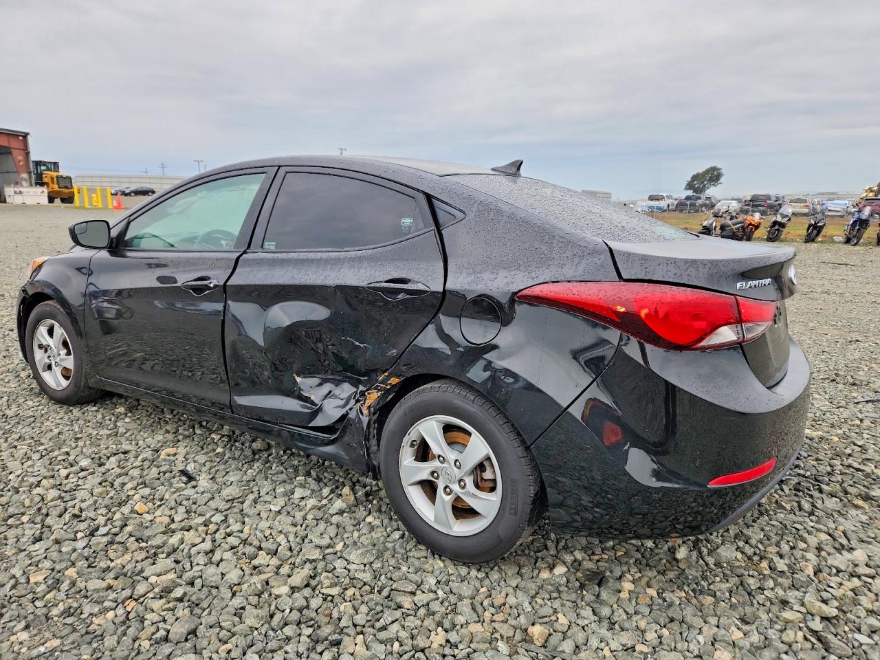 2015 HYUNDAI ELANTRA SE photo 2