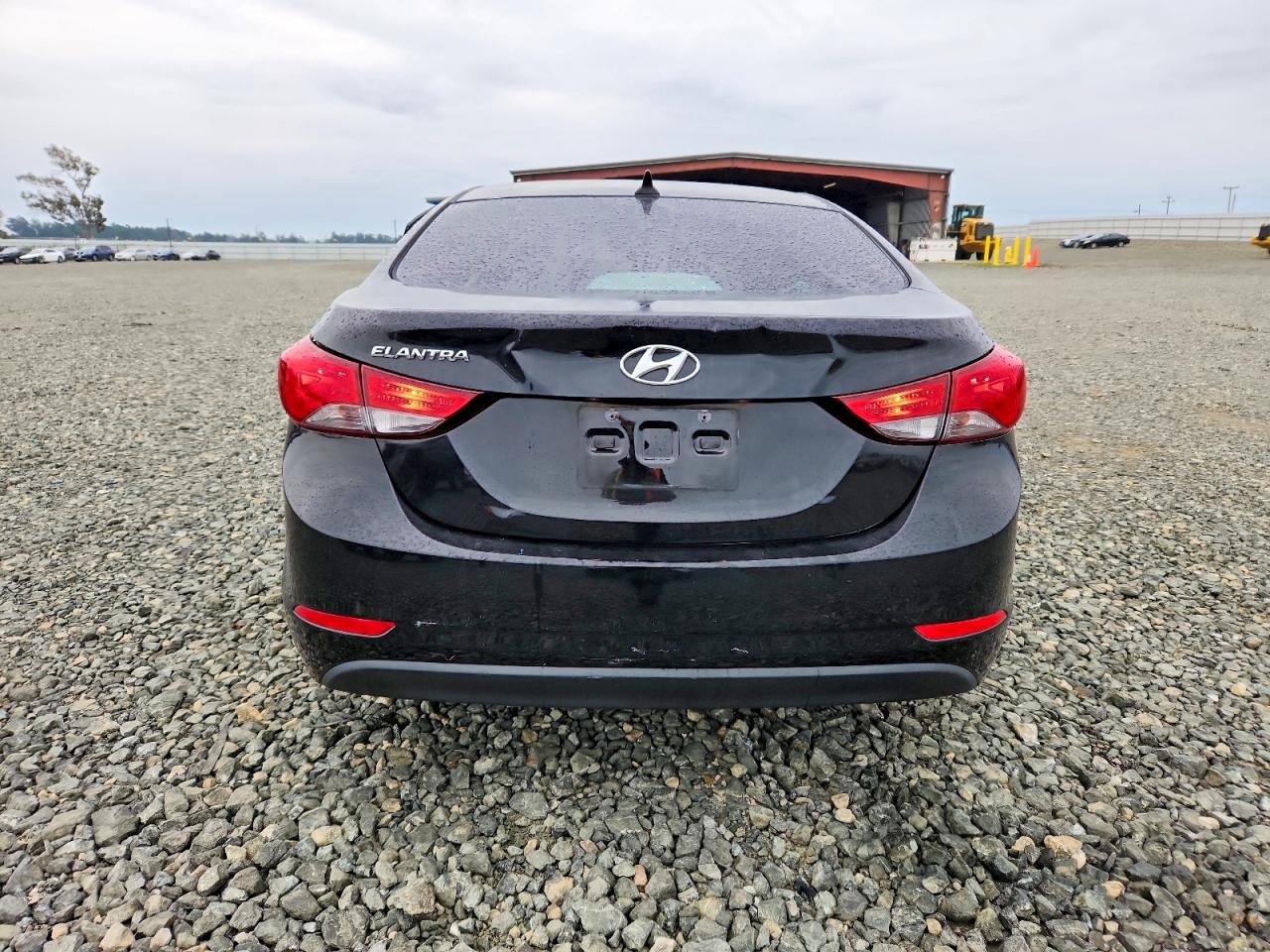 2015 HYUNDAI ELANTRA SE photo 6
