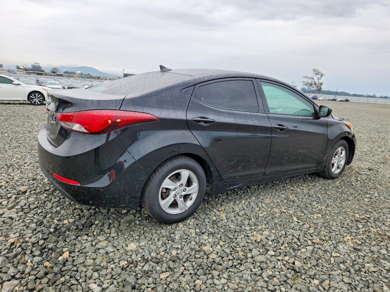 2015 HYUNDAI ELANTRA SE photo 3