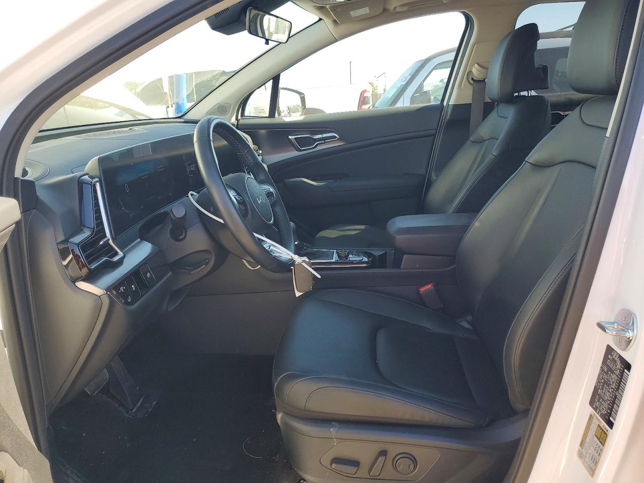2025 KIA SPORTAGE SX photo 13