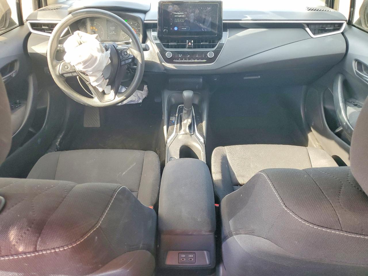 2024 TOYOTA COROLLA LE photo 8