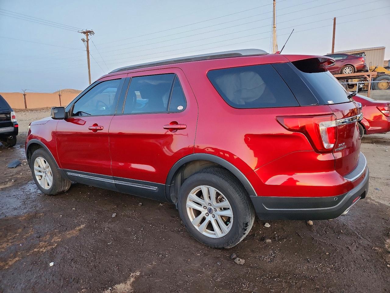 2018 FORD EXPLORER XLT photo 4