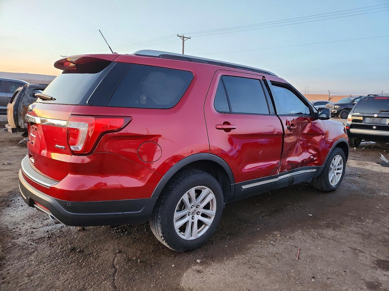2018 FORD EXPLORER XLT photo 7
