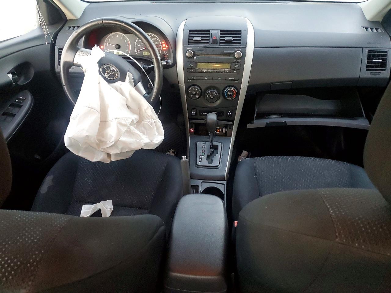 2009 TOYOTA COROLLA photo 8