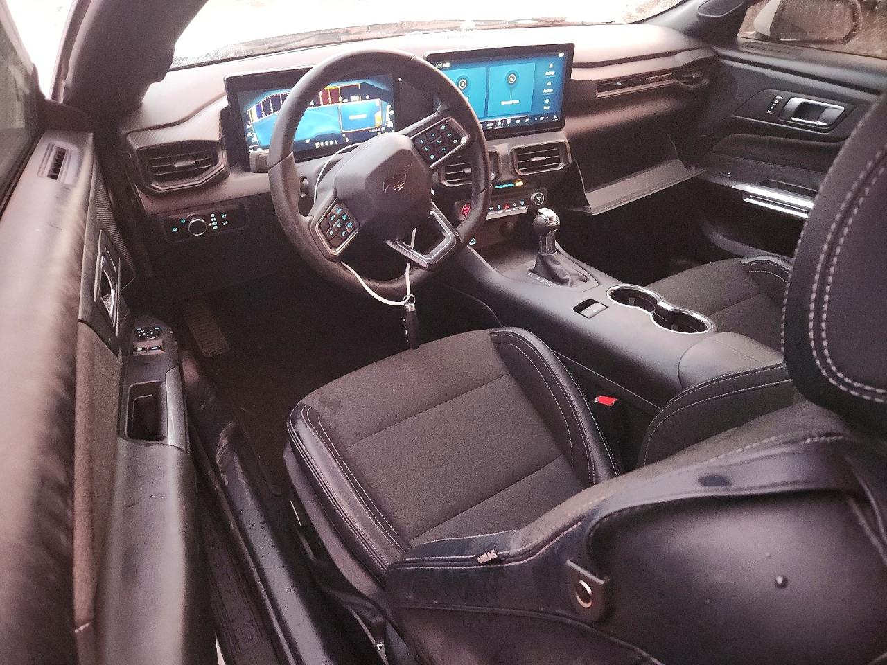 2024 FORD MUSTANG photo 8