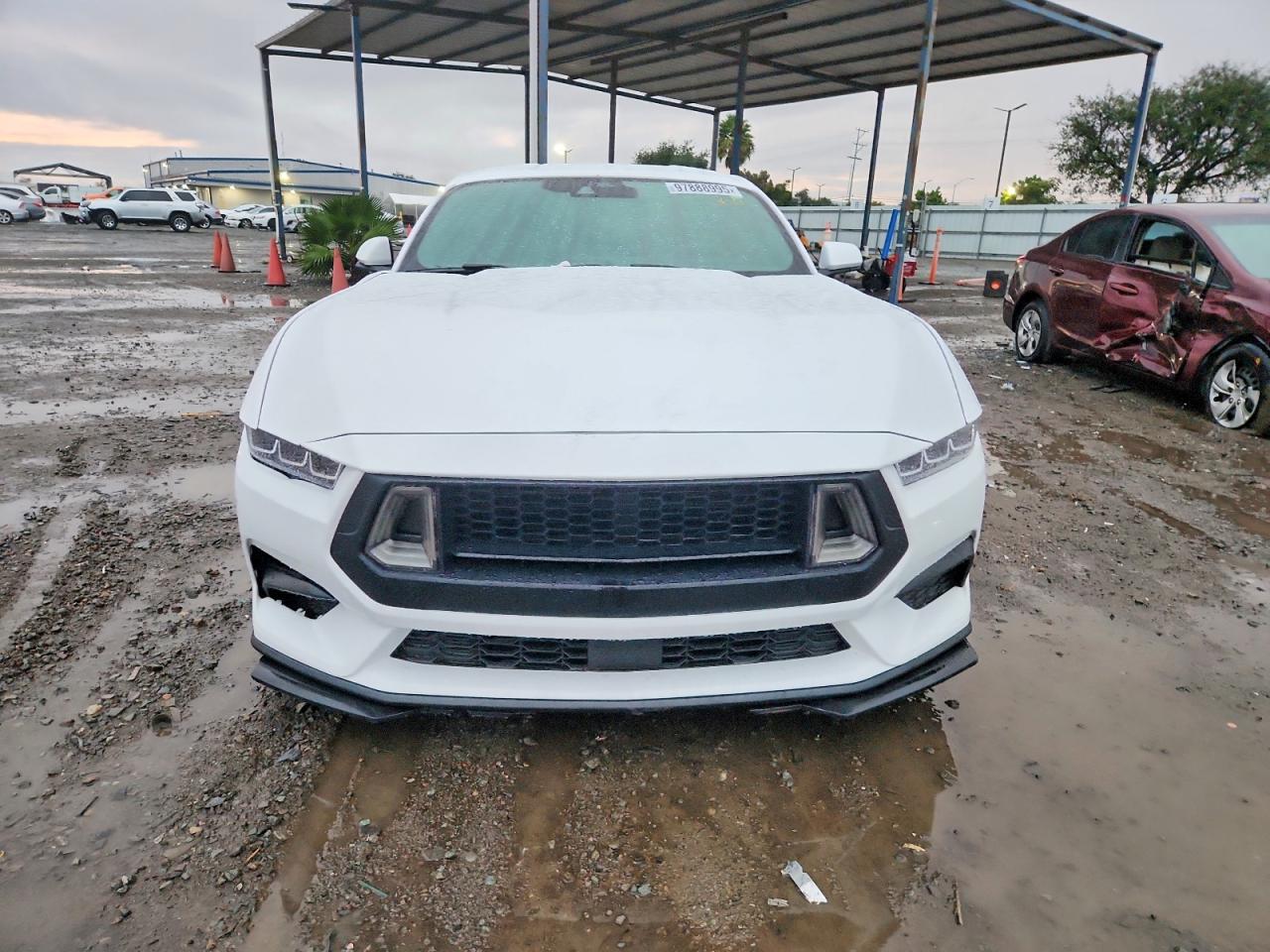 2024 FORD MUSTANG photo 5