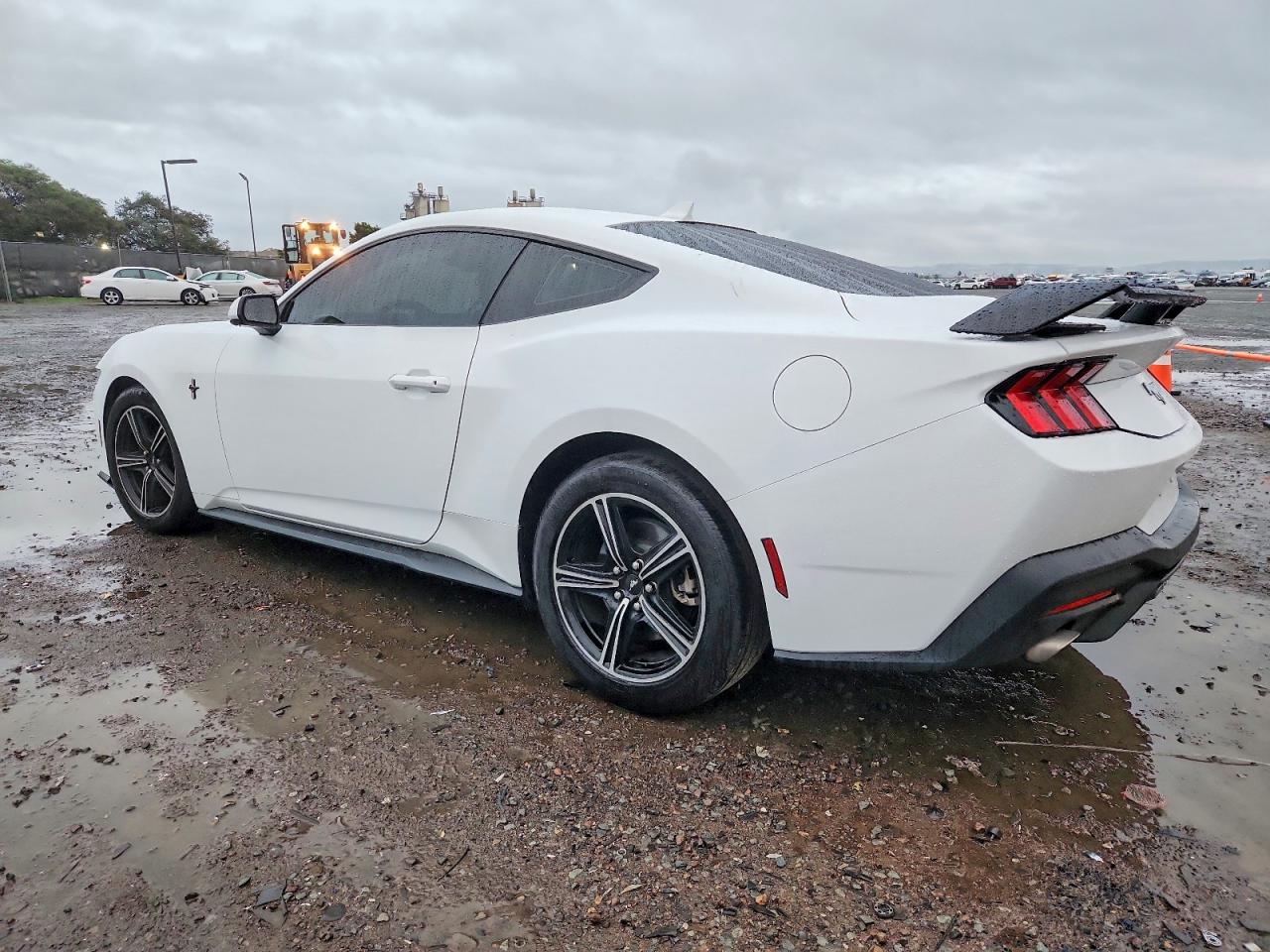 2024 FORD MUSTANG photo 2