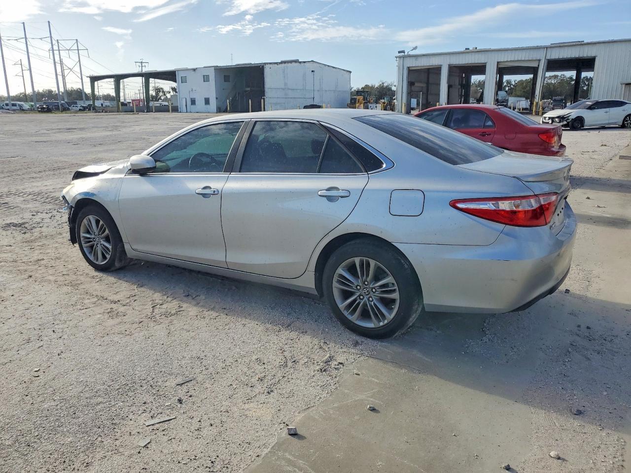 2017 TOYOTA CAMRY LE photo 3